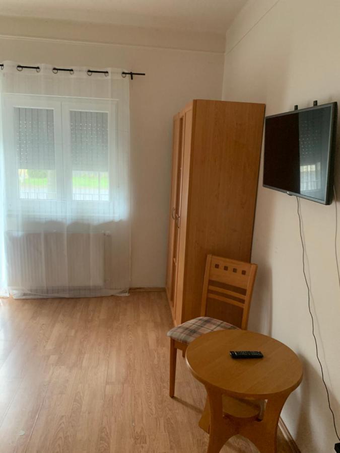 Gabor Aron Apartment Hajdúszoboszló Eksteriør bilde