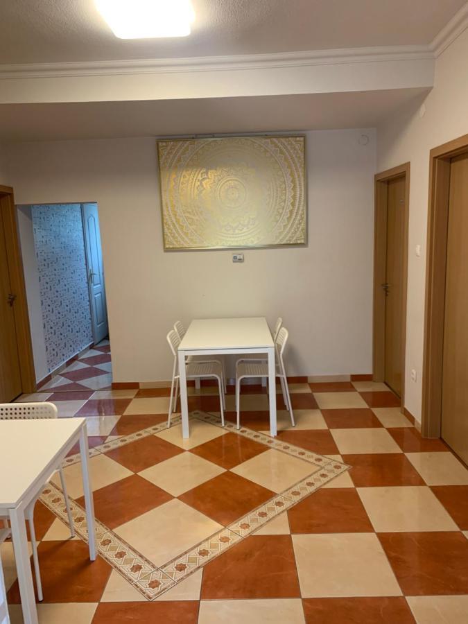 Gabor Aron Apartment Hajdúszoboszló Eksteriør bilde
